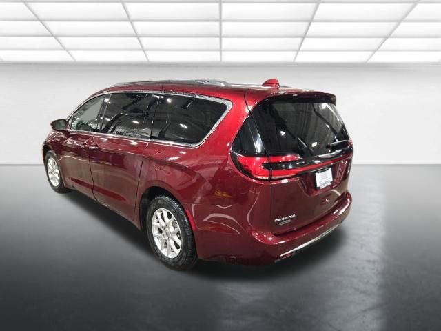 Used 2021 Chrysler Pacifica Touring-L image 6