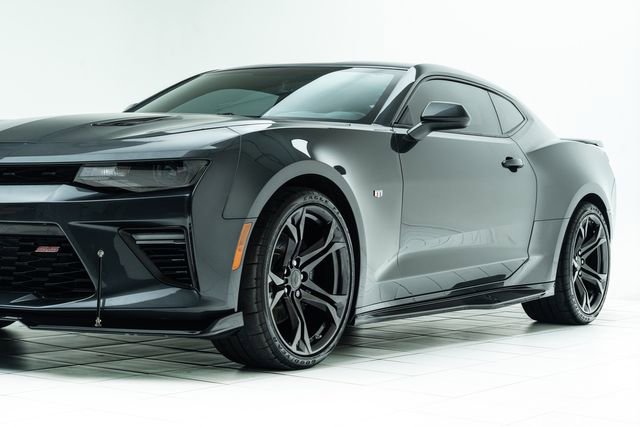 Used 2017 Chevrolet Camaro SS RWD image 9