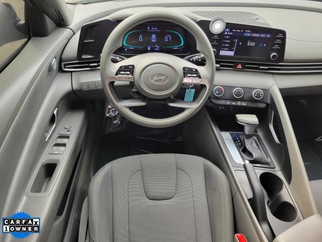 Used 2024 Hyundai Elantra SE FWD image 10