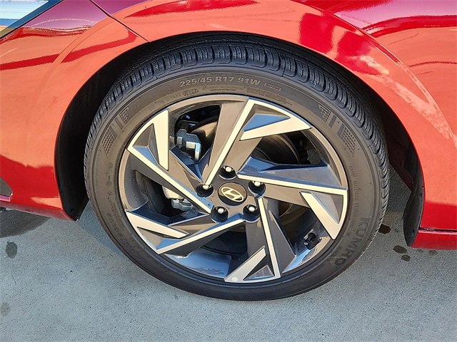 Used 2025 Hyundai Elantra Sport image 7