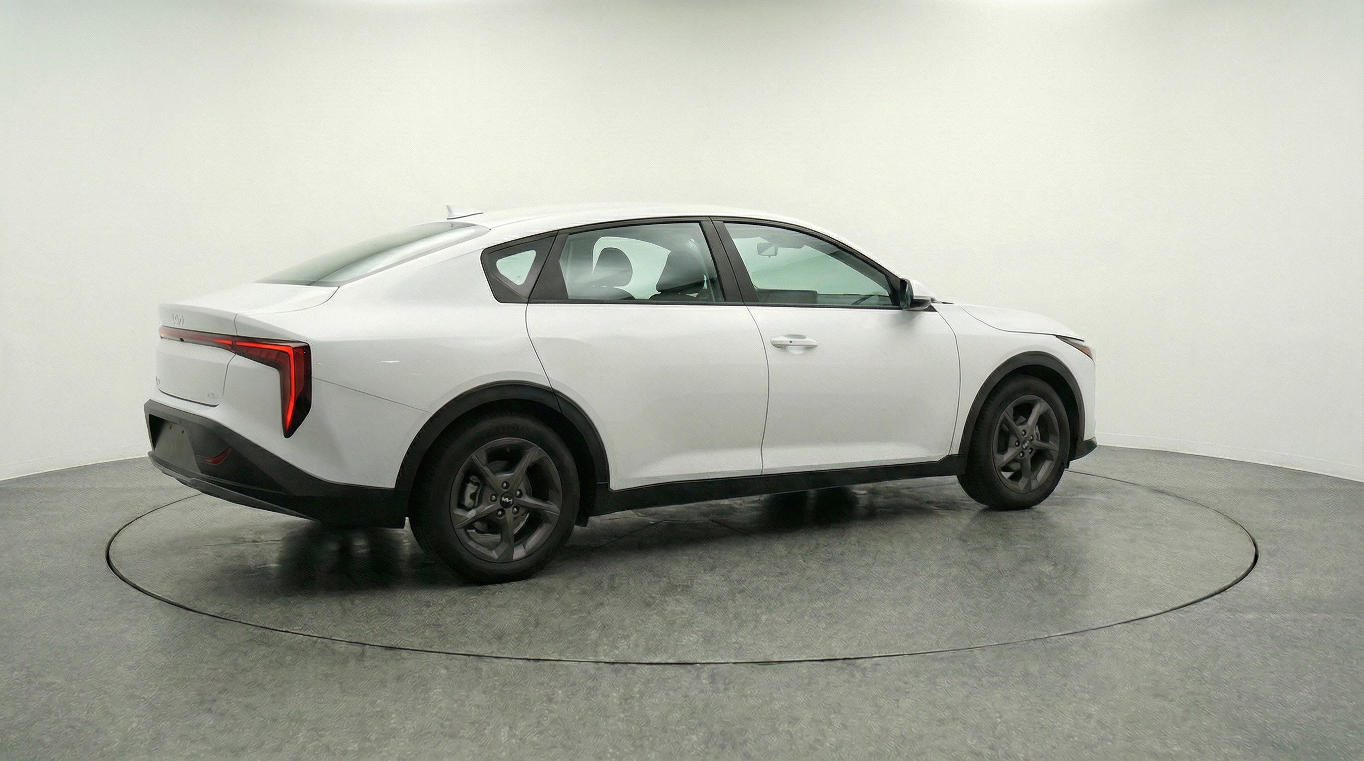 Used 2025 Kia K4 LXS image 9