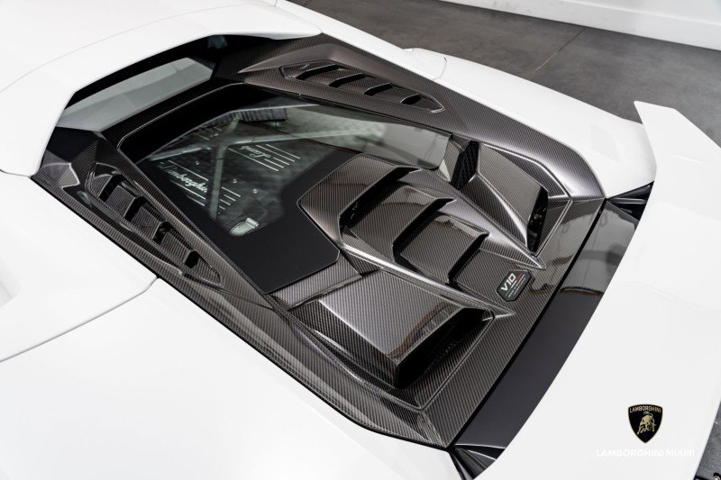 Used 2024 Lamborghini Huracan Tecnica image 14