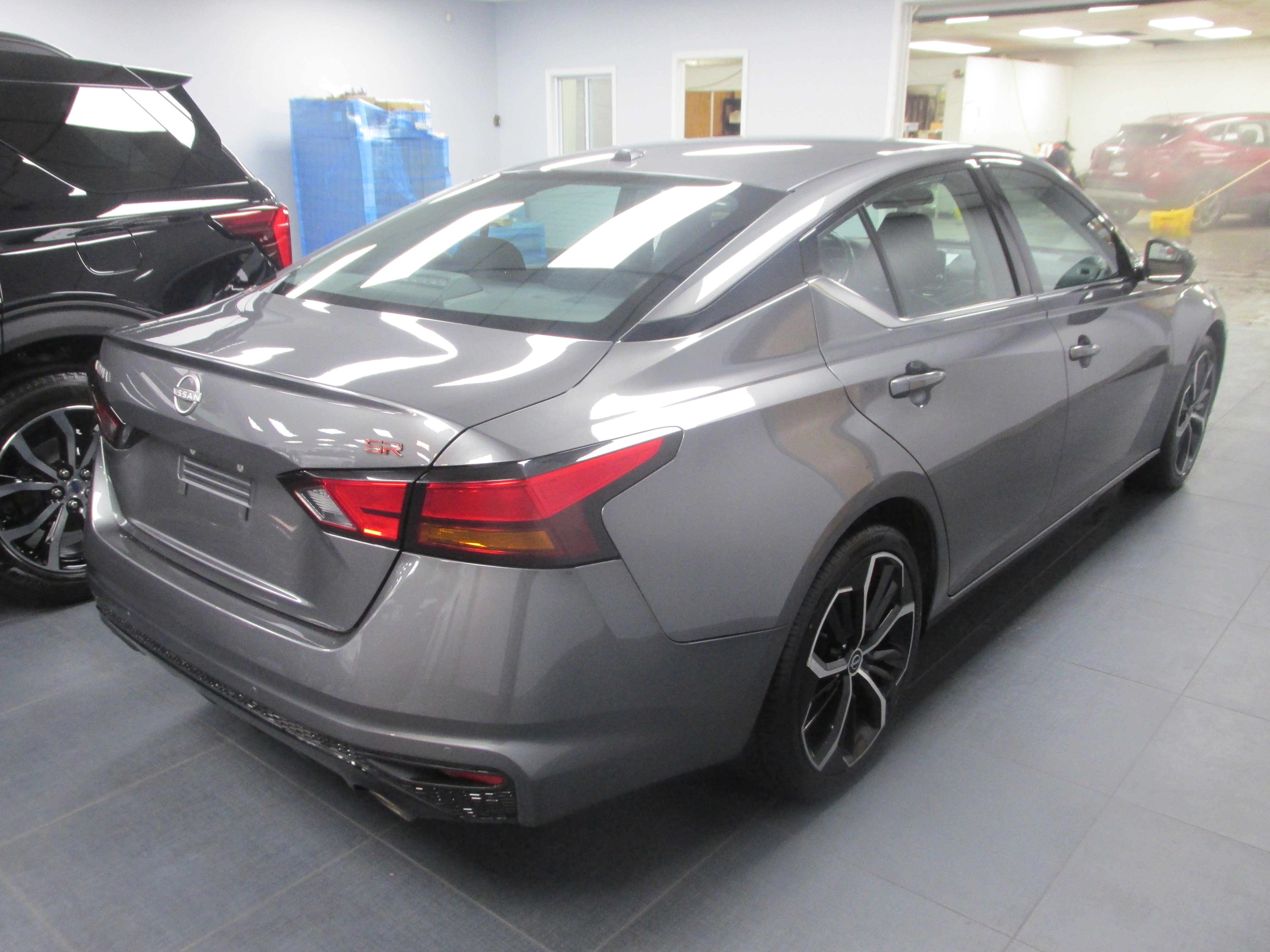 Used 2024 Nissan Altima 2.5 SR FWD image 4