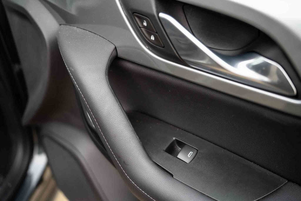 Used 2019 Chevrolet Blazer LT image 30