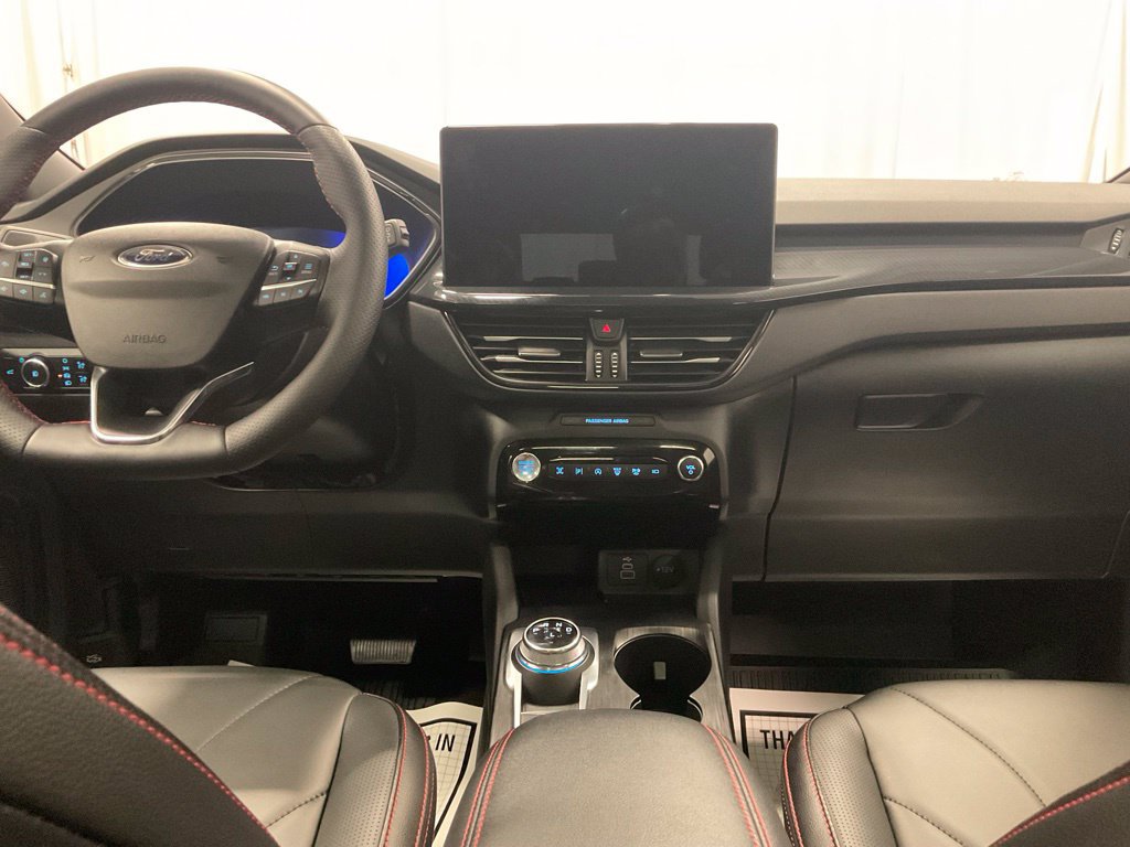 Used 2025 Ford Escape ST-Line Elite w/ Premium Technology Package AWD/4WD image 31