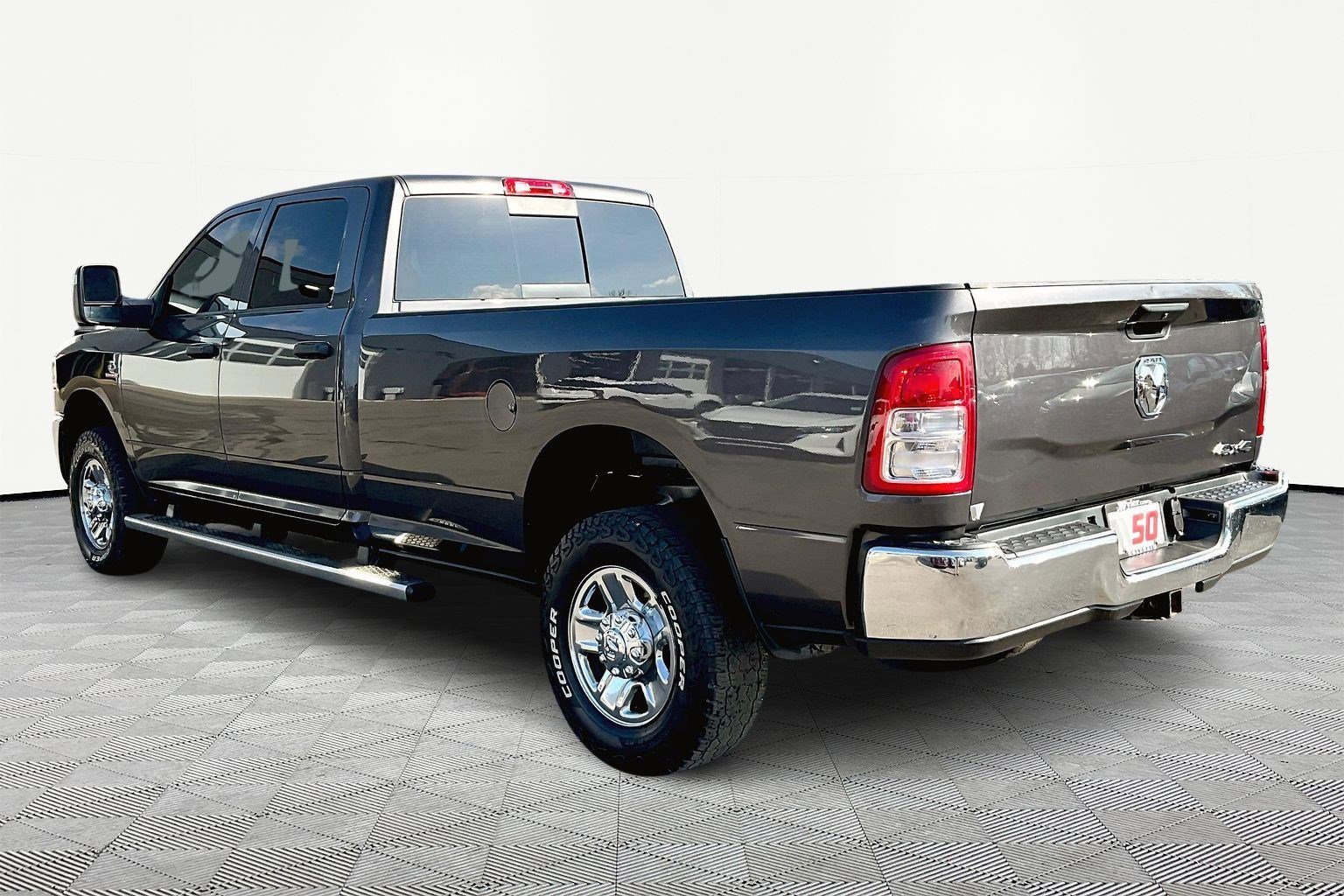 Used 2024 RAM 2500 Tradesman w/ Chrome Appearance Group image 4