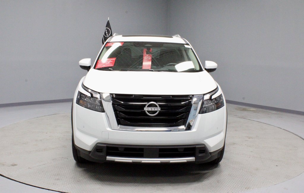 Certified 2025 Nissan Pathfinder Platinum w/ Cargo Package image 8