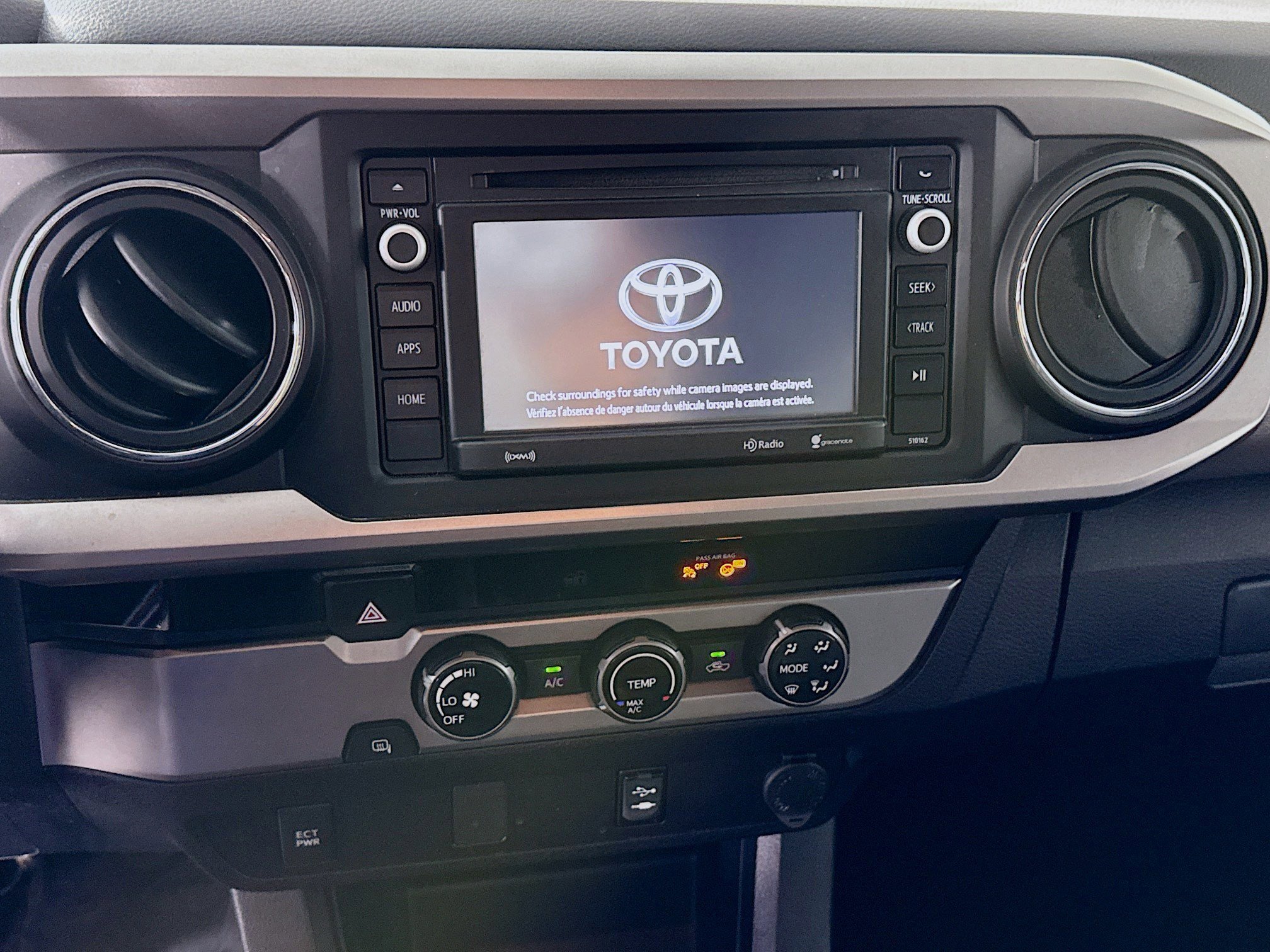 Used 2018 Toyota Tacoma SR5 w/ SR5 Appearance Package (SM) image 18