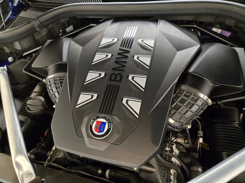 Used 2024 BMW ALPINA XB7 AWD/4WD image 32