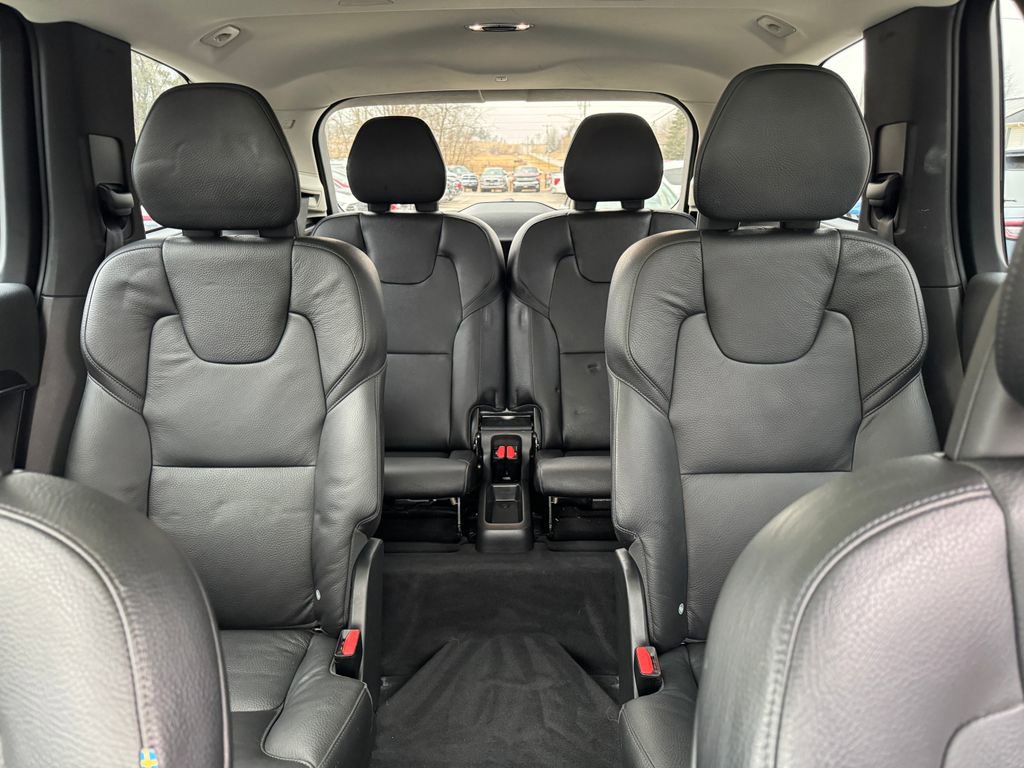 Used 2020 Volvo XC90 T6 Momentum w/ Protection Package Premier image 20