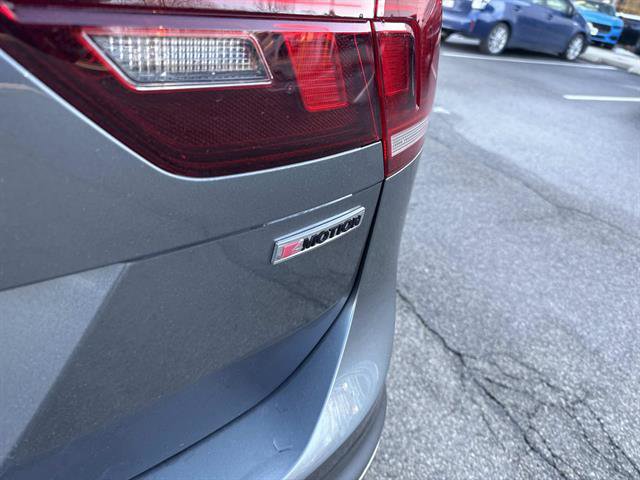 Used 2020 Volkswagen Tiguan SEL w/ 3rd Row Seat Package image 6