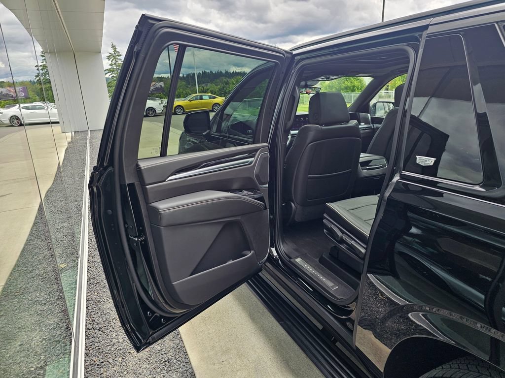 Certified 2026 Cadillac Escalade ESV Sport w/ Touring Package AWD/4WD image 16