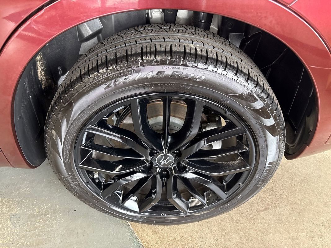 Used 2022 Maserati Levante GT image 26