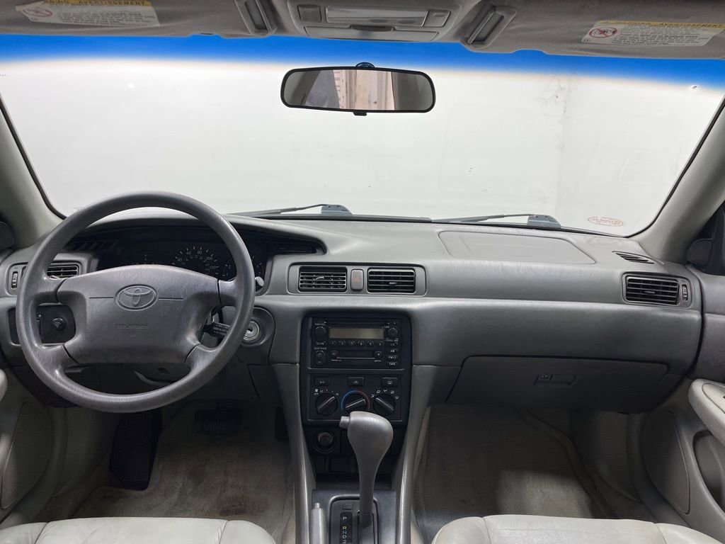 Used 2000 Toyota Camry XLE FWD image 18