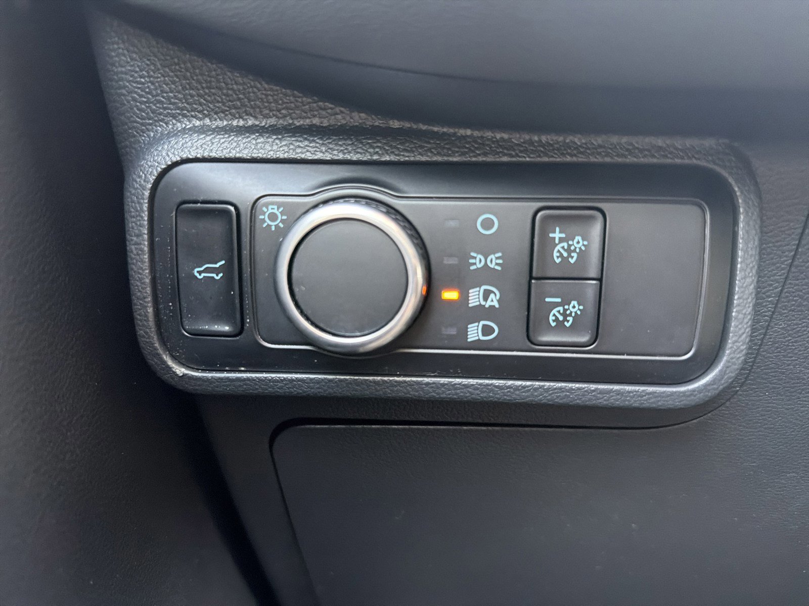 Used 2025 Ford Explorer Active image 26