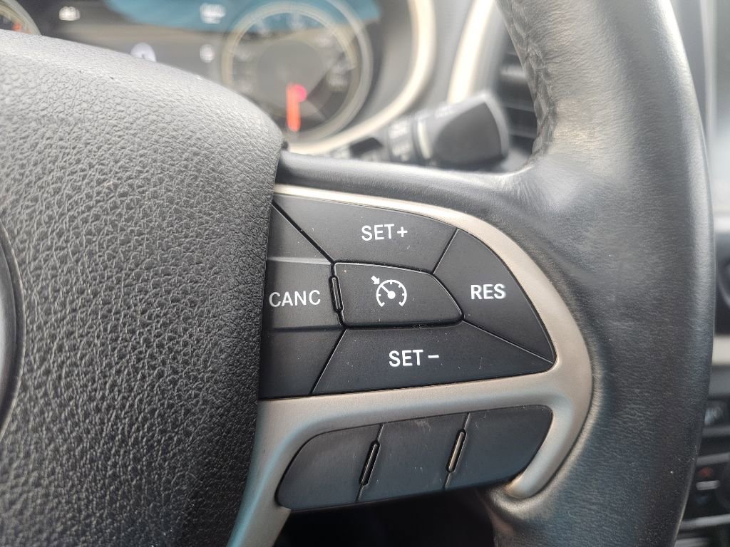 Used 2016 Jeep Cherokee Limited image 57