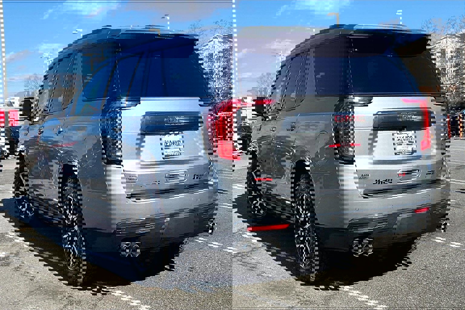 Used 2024 GMC Yukon AT4 w/ AT4 Premium Plus Package image 11