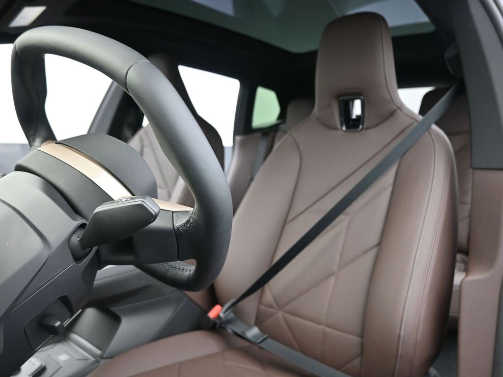 New 2025 BMW iX xDrive50 image 9