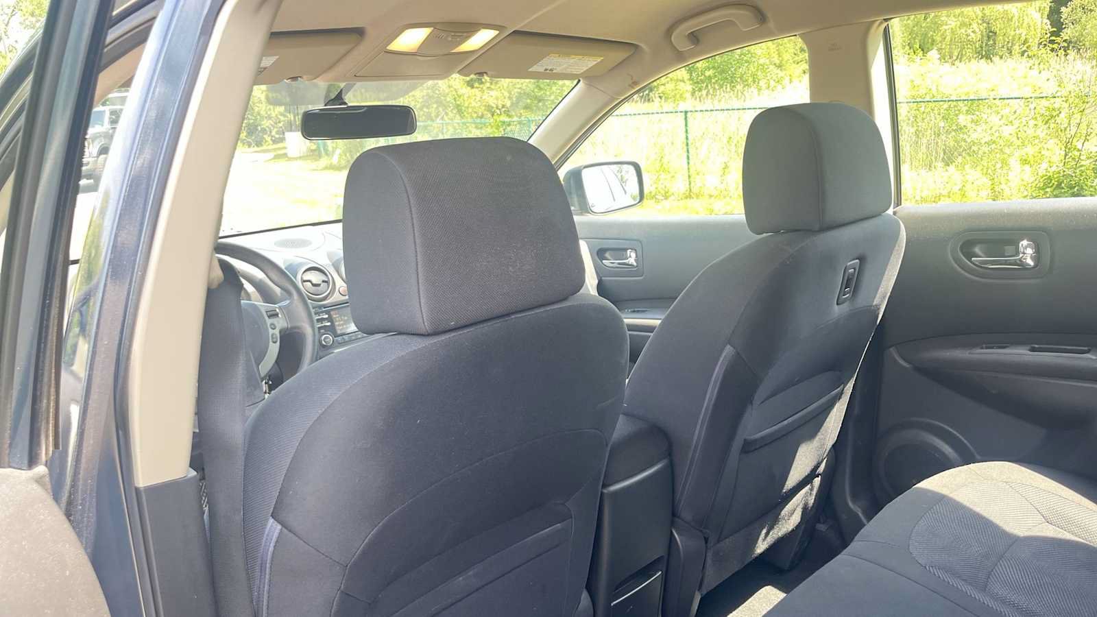 Used 2014 Nissan Rogue S w/ Convenience Package AWD/4WD image 30