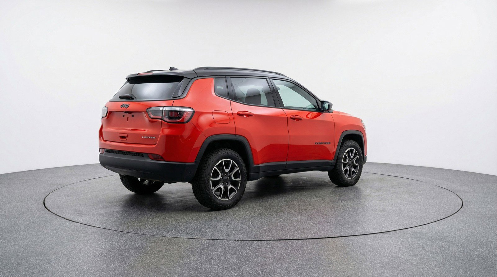 Used 2025 Jeep Compass Trailhawk image 9