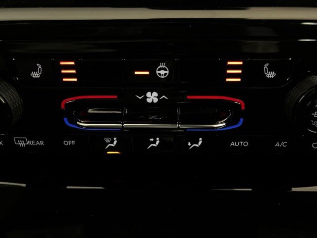 Used 2024 Jeep Grand Cherokee L Limited image 12