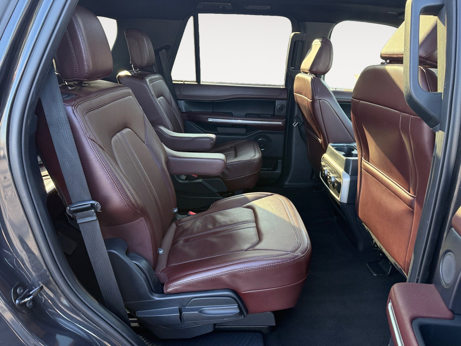 Used 2024 Ford Expedition Limited image 19