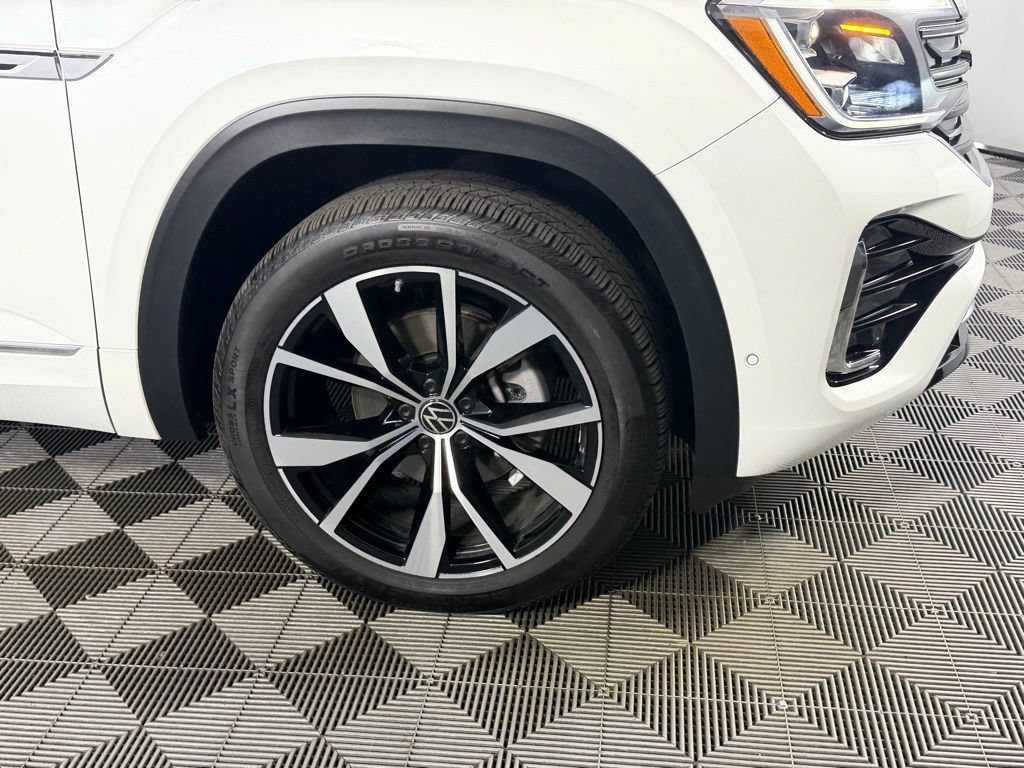 Used 2024 Volkswagen Atlas Cross Sport SEL Premium R-Line AWD/4WD image 13