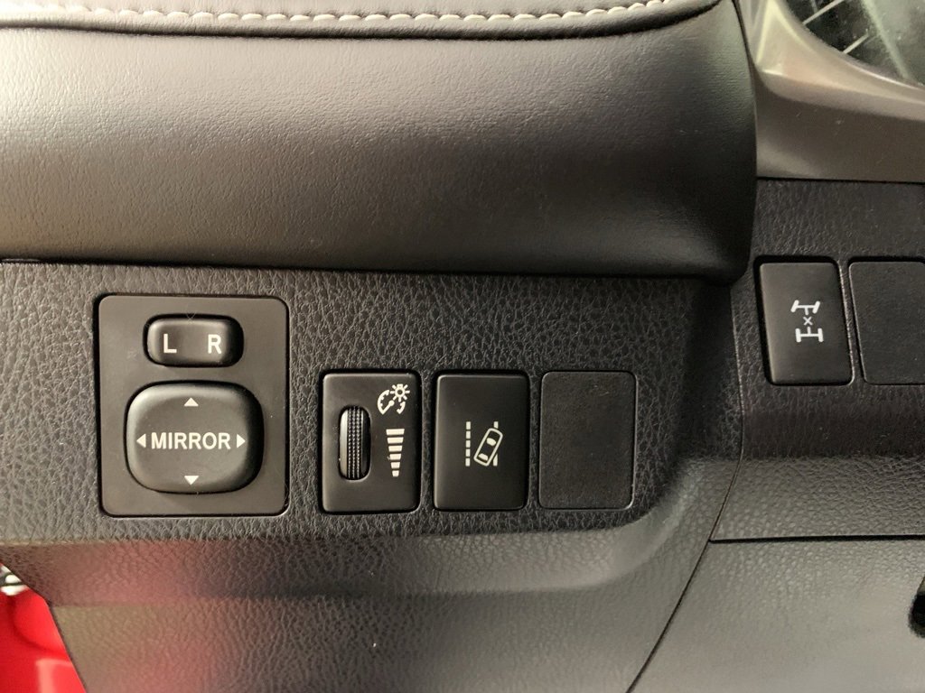 Used 2017 Toyota RAV4 XLE image 18