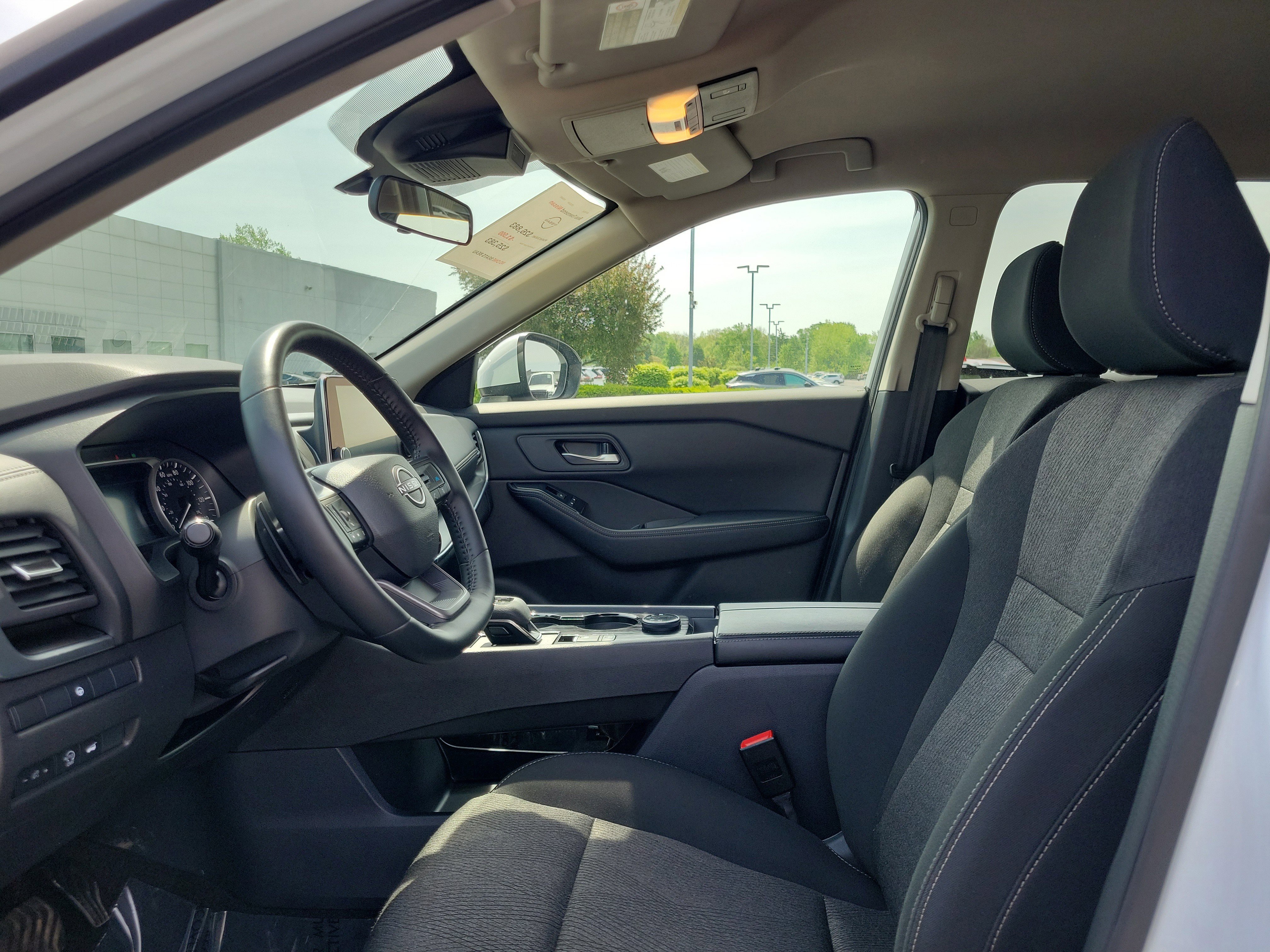 Certified 2025 Nissan Rogue SV AWD/4WD image 15