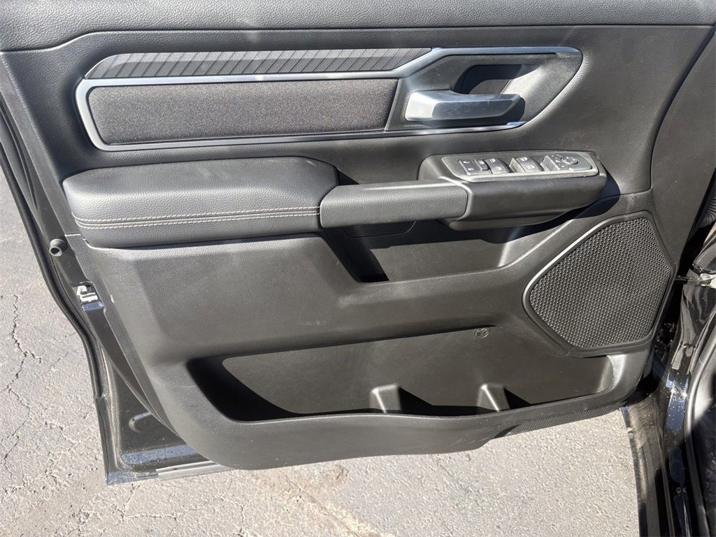 New 2026 RAM 1500 4x4 Crew Cab image 15