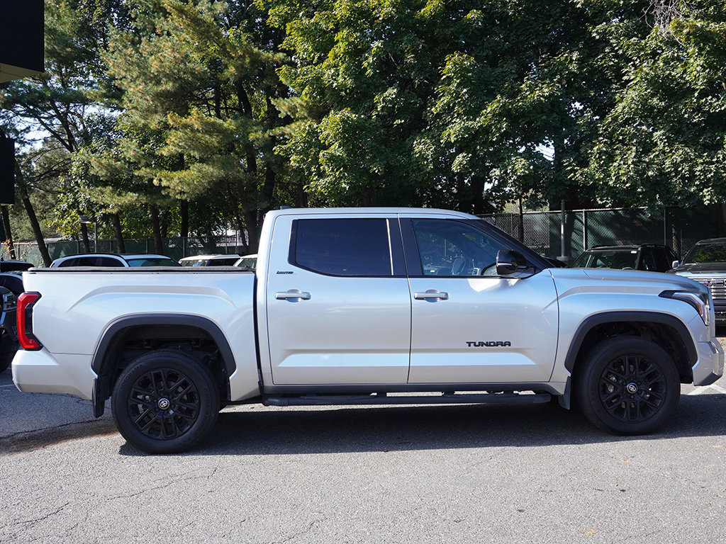 Used 2025 Toyota Tundra Limited AWD/4WD image 19