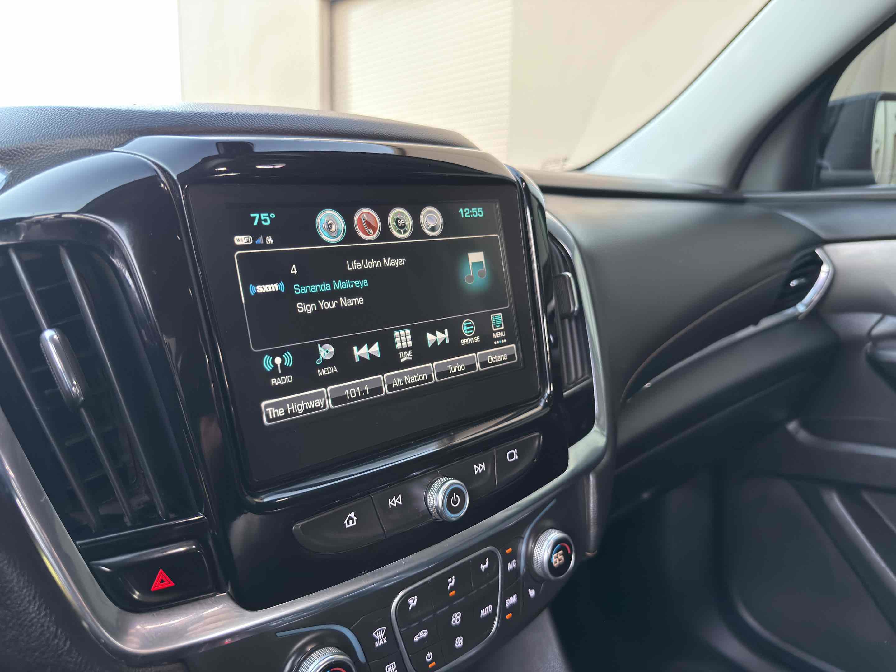 Used 2019 Chevrolet Traverse LT image 35