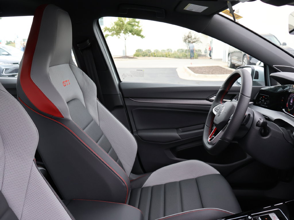 New 2026 Volkswagen GTI SE FWD image 14