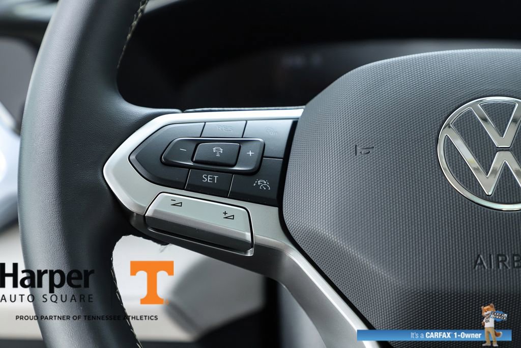 Used 2025 Volkswagen Taos SE w/ Panoramic Sunroof Package AWD/4WD image 59