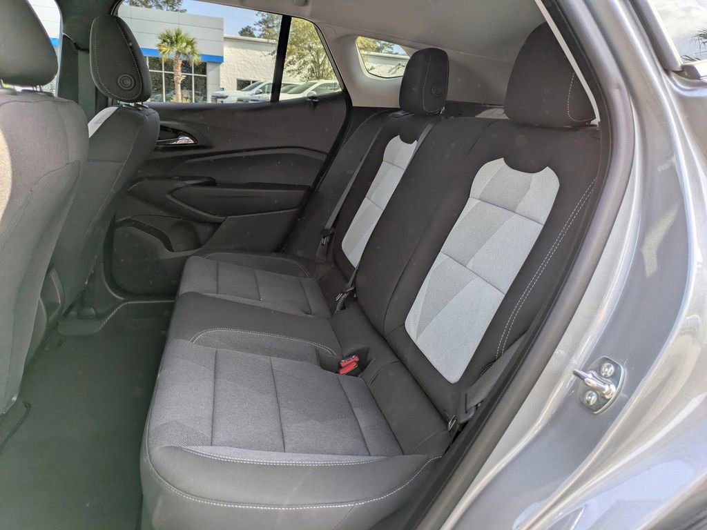 Used 2025 Chevrolet Trax LS w/ LS Convenience Package image 14