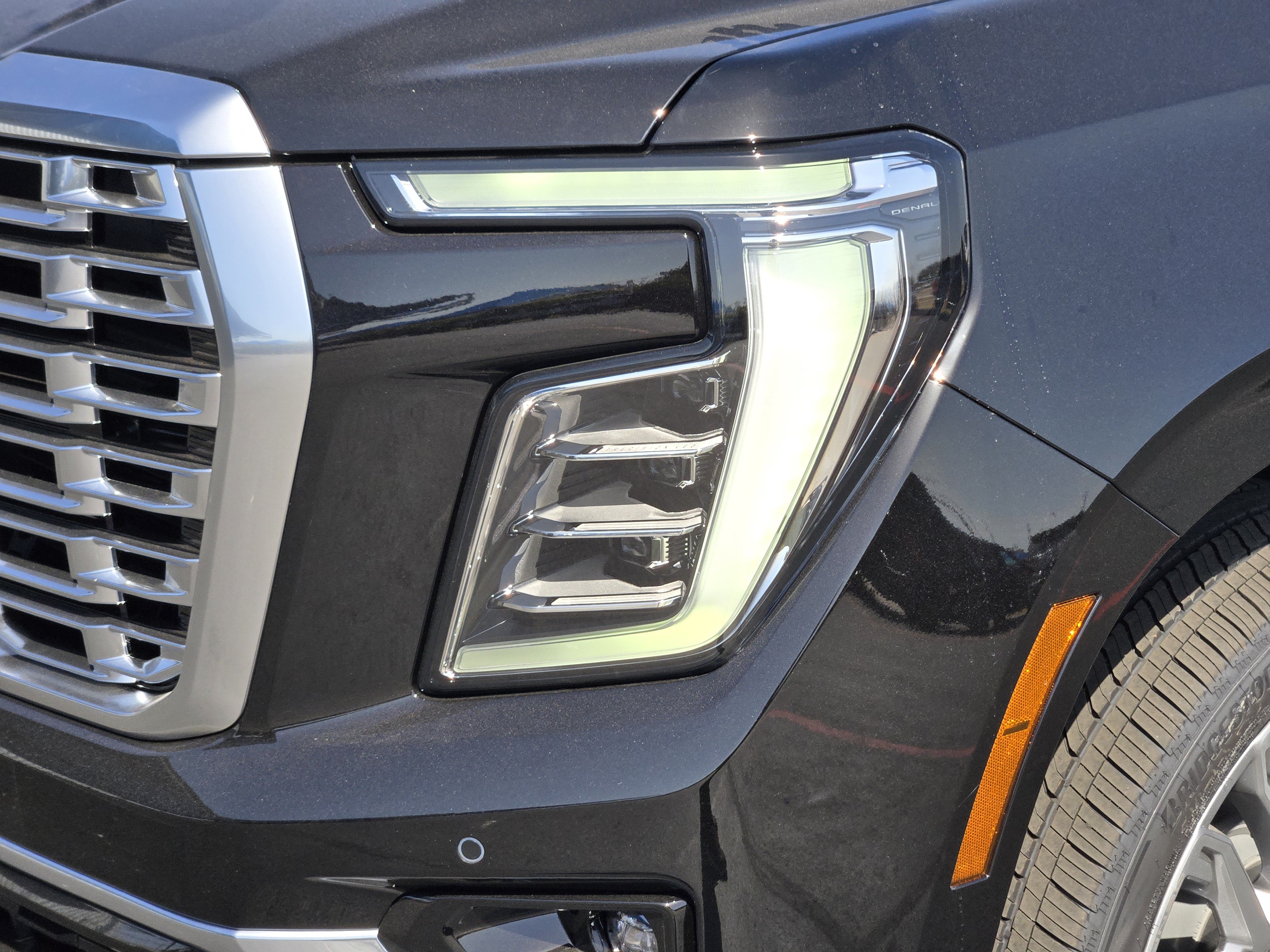 New 2026 GMC Yukon XL Denali w/ Denali Reserve Package AWD/4WD image 6