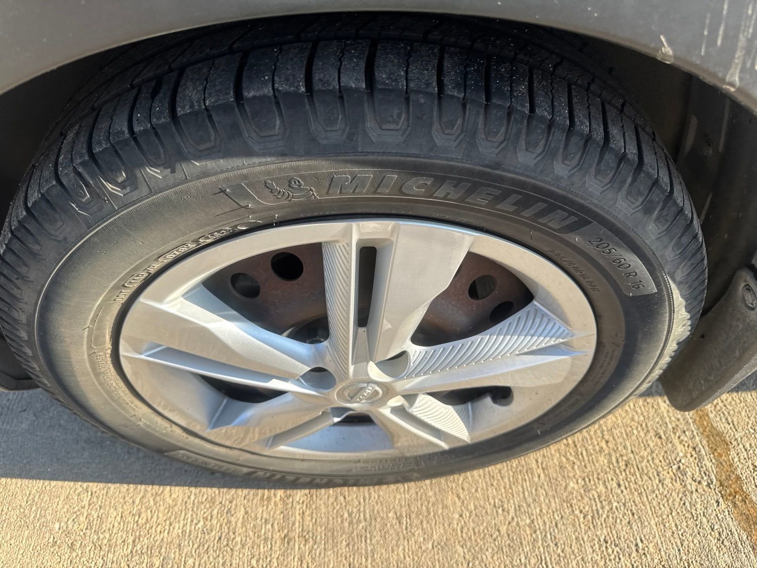 Used 2020 Nissan Kicks S FWD image 12