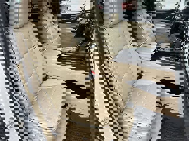 Used 2023 Cadillac Escalade ESV Premium Luxury image 20