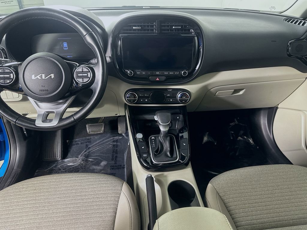 Used 2025 Kia Soul EX image 18