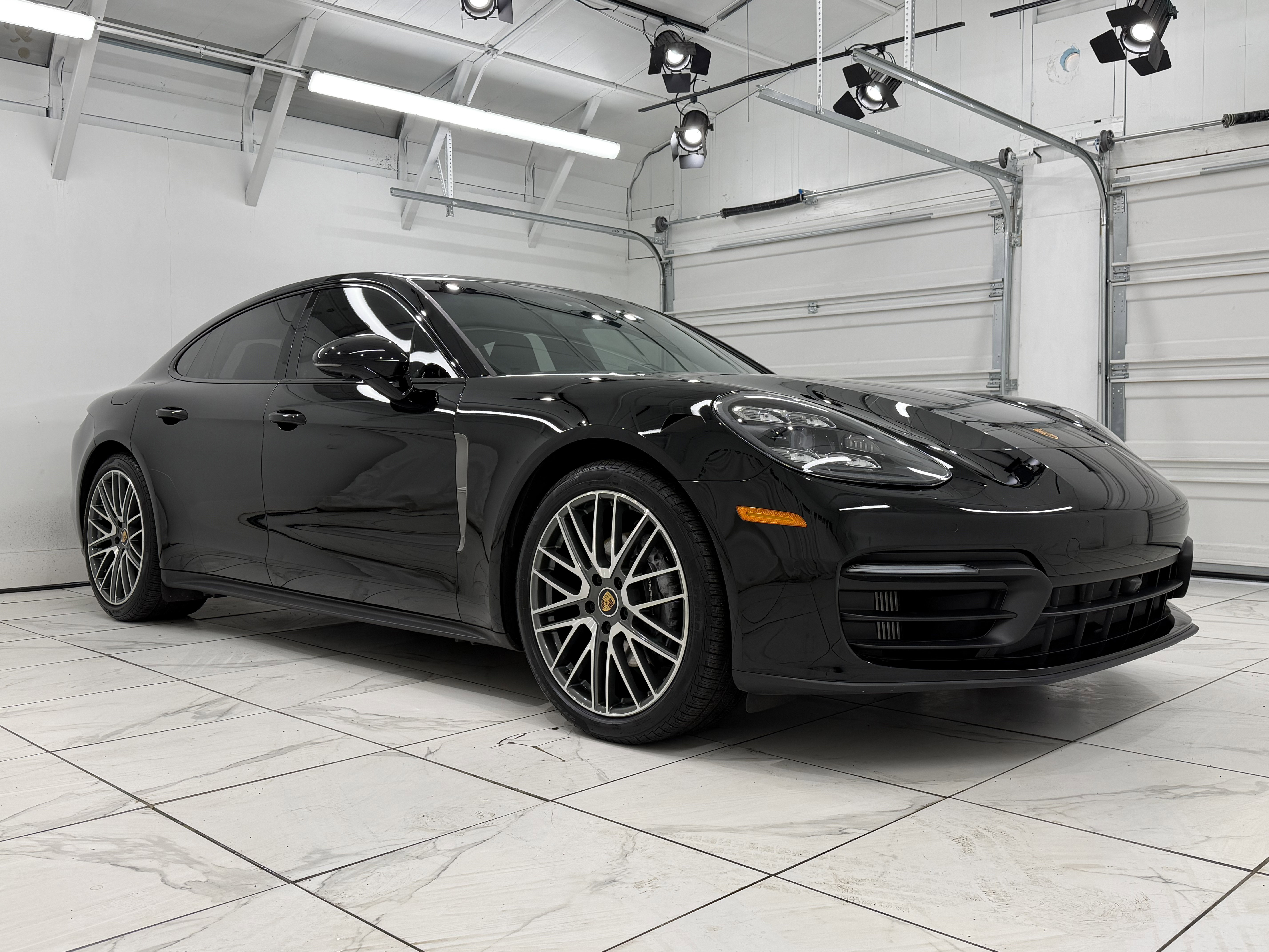 Certified 2022 Porsche Panamera 4 Platinum Edition image 9