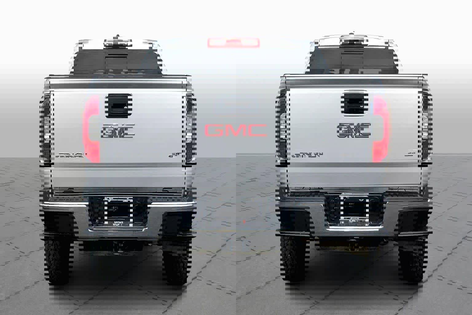 Used 2018 GMC Canyon SLT w/ Driver Alert Package image 4