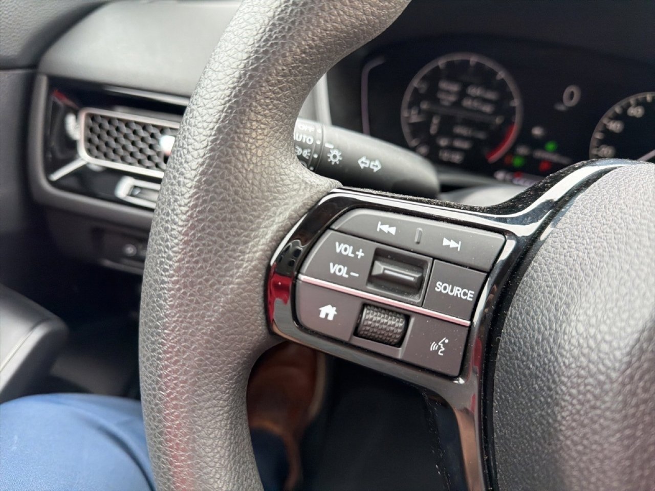 Used 2024 Honda Civic LX image 19