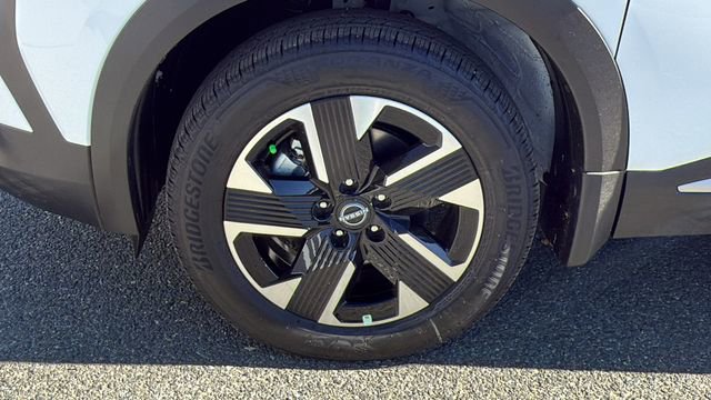 New 2026 Nissan Kicks SV w/ SV Premium Package image 9