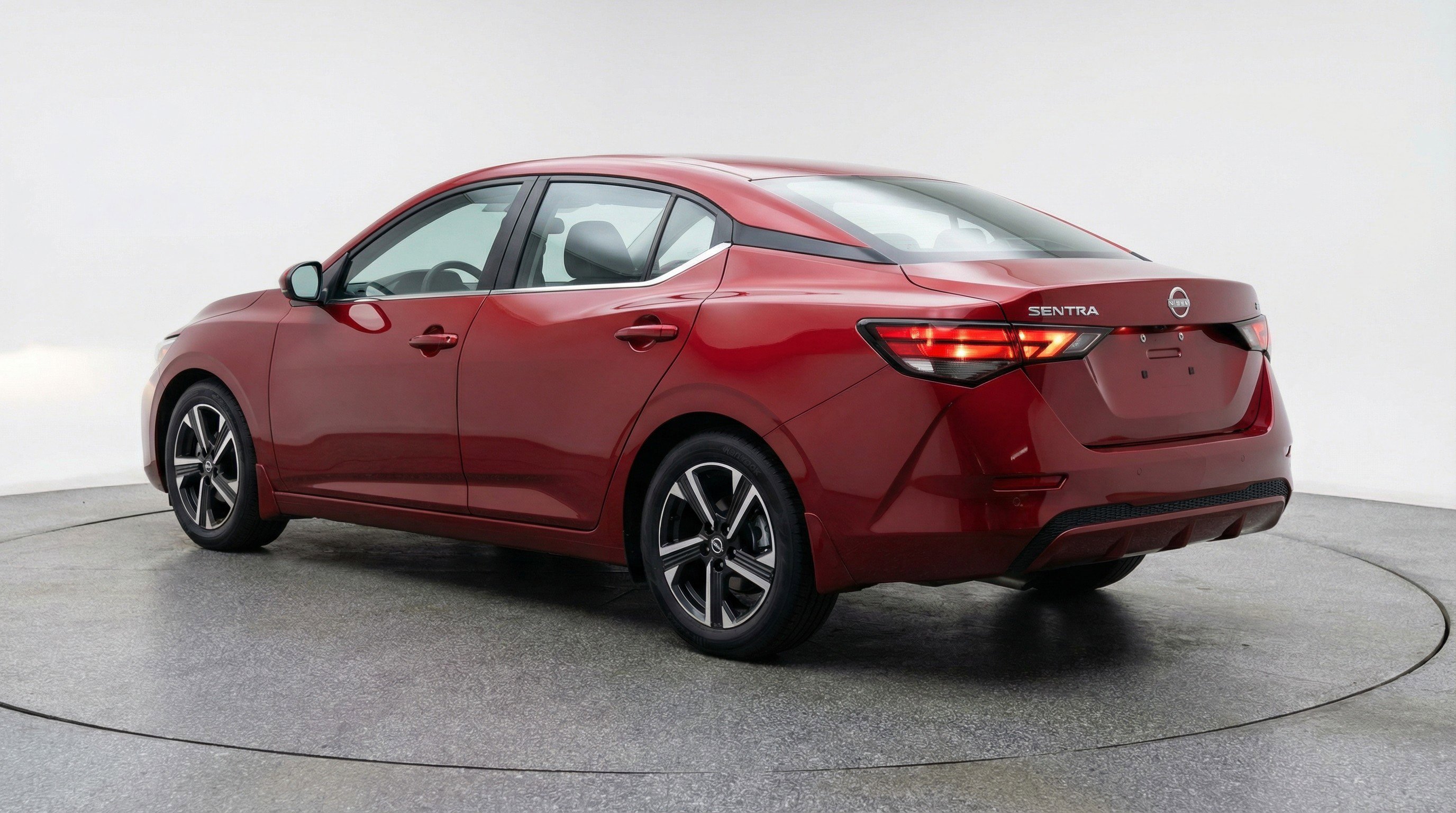 Used 2025 Nissan Sentra SV FWD image 6