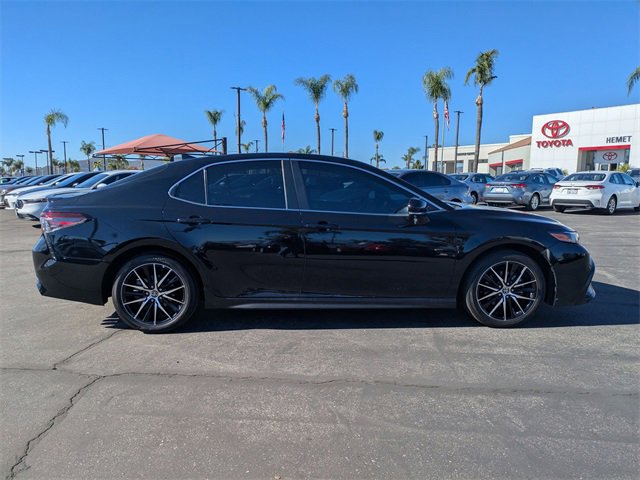 Used 2024 Toyota Camry SE image 4