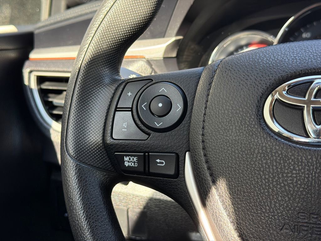 Used 2015 Toyota Corolla LE FWD image 20