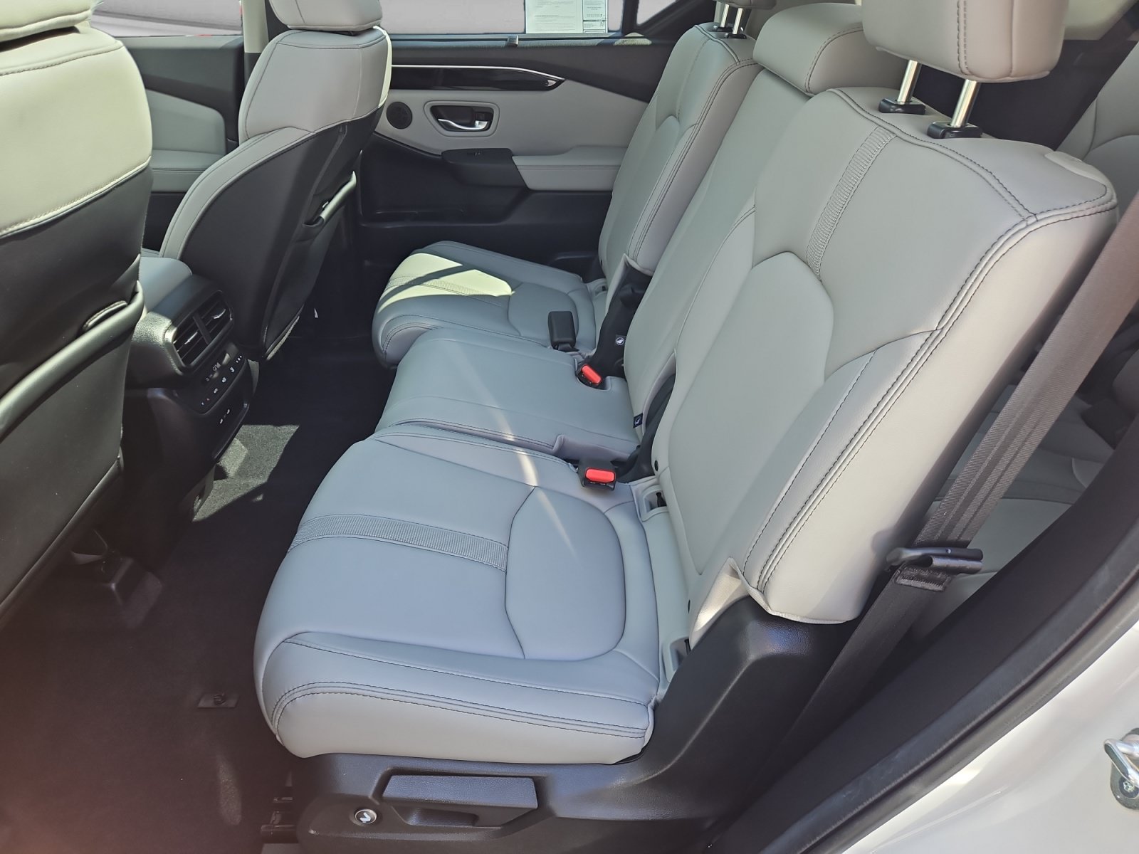 Used 2024 Honda Pilot Touring image 25