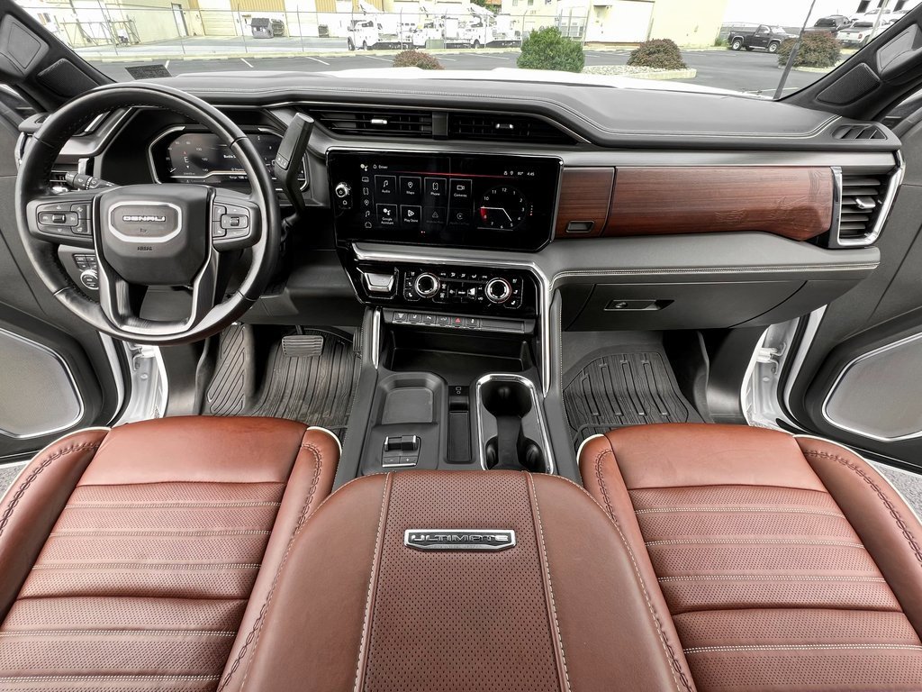 Used 2024 GMC Sierra 3500 Denali Ultimate image 4
