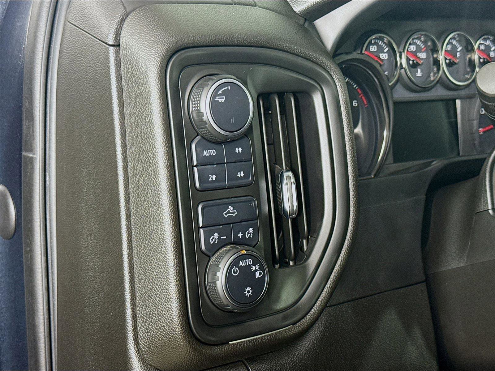 Used 2021 Chevrolet Silverado 1500 Custom Trail Boss w/ Safety Confidence Package image 12