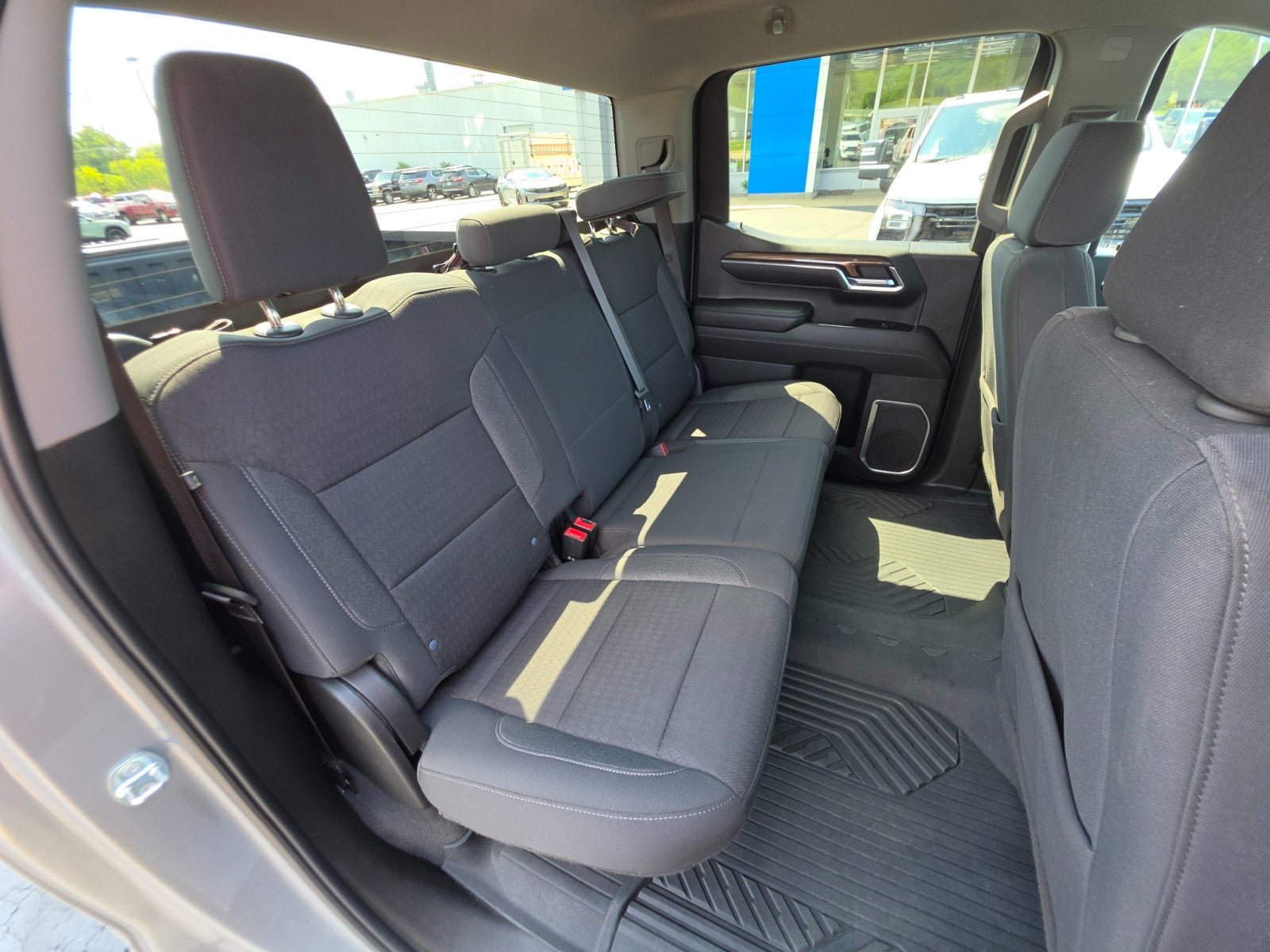 Used 2023 Chevrolet Silverado 1500 LT AWD/4WD image 18
